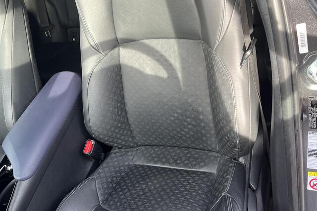 Toyota C-HR 1.8 Hybrid Bi-Tone Plus