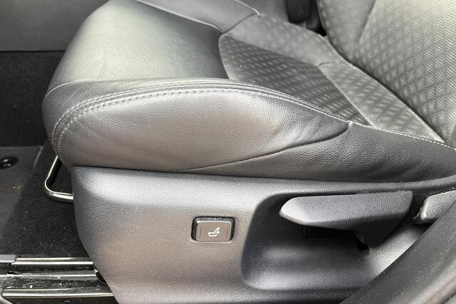 Toyota C-HR 1.8 Hybrid Bi-Tone Plus