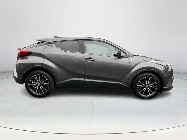 Toyota C-HR 1.8 Hybrid Executive | Navigatie | Parkeersensoren | Keyless entry | Stoelverwarming |