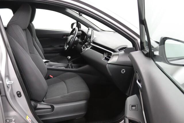 Toyota C-HR 1.2 Dynamic | Trekhaak | Navigatie | Climate Control | 1300 KG Trekvermogen |