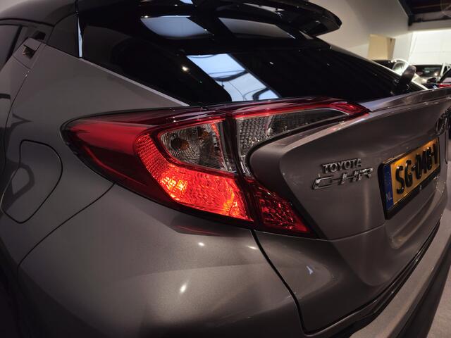 Toyota C-HR 1.8 Hybrid Style Bi-Tone - Stoelverwarming - Adaptive Cruise - Dodehoekdetectie - JBL Audio