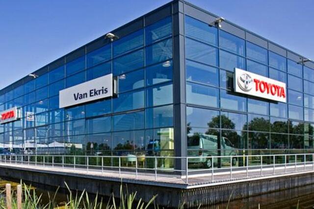 Toyota C-HR 1.8 Hybrid Dynamic, Cruise Control, Climate Control, Achteruitrijcamera, Bluetooth, Lichtmetalen velgen