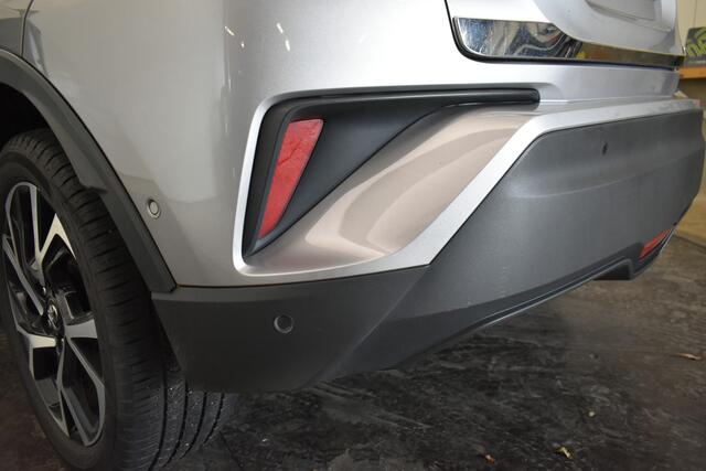 Toyota C-HR 1.8 Hybrid Bi-Tone Plus Leder Cam Stoel Ver JBL Dhoek Detectie