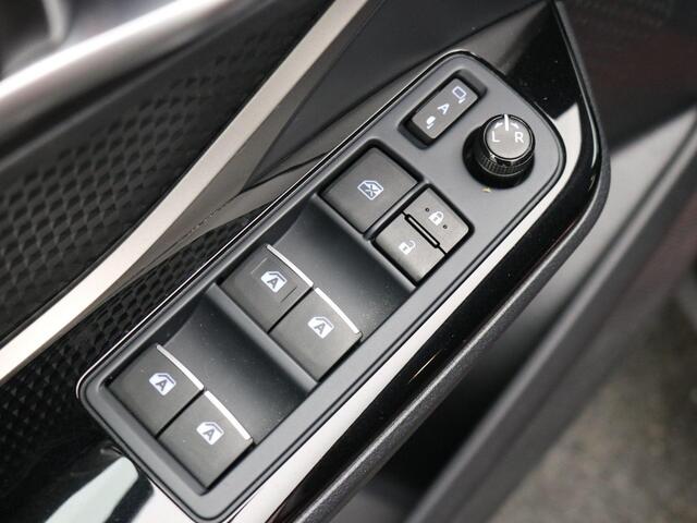 Toyota C-HR 1.8 Hybrid Style Automaat / Dealeronderhouden / 1ste eigenaar / Afneembare Trekhaak / Stoel en Stuurverwarming / Cruise Control / Achteruitrijcamera / Lederen bekleding /