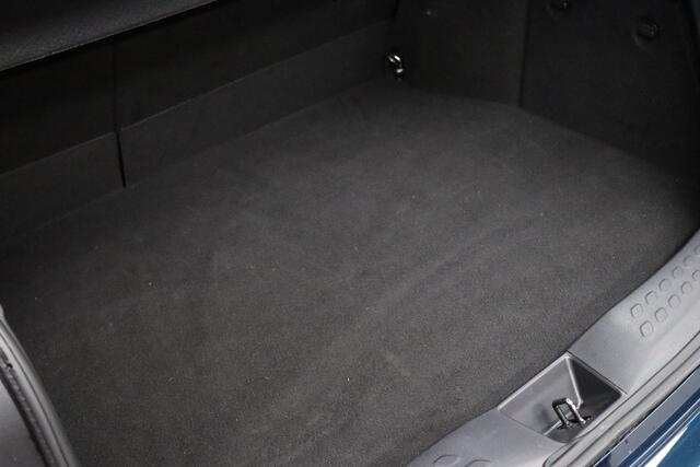 Toyota C-HR 2.0 Hybrid Dynamic | Adaptive-cruise | Afneembare Trekhaak | Camera | Clima | Navigatie | Apple Carplay & Android Auto | Keyless | Dodehoekdetectie