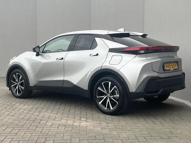Toyota C-HR 1.8 Hybrid 140 Dynamic / tot 10 jaar Garantie* / Achteruitrijcamera / Apple Carplay & Android Auto / Navigatie full map / Adaptieve Cruise Control / Climate Control / Keyless Entry & Start / Dodehoek Detectie / All Season Banden