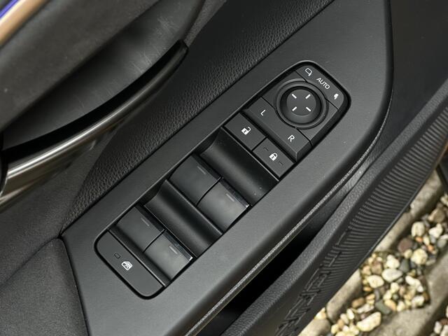 Toyota C-HR Plug-in Hybrid 220 Première Edition Automaat | 360 graden camera