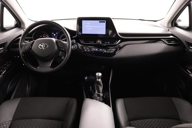 Toyota C-HR 1.8 Hybrid Dynamic | Apple Carplay/Android Auto | Trekhaak | Parkeersensoren | Navigatie |
