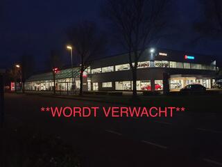 toyota-corolla-touring-sports-hybri