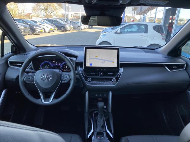 Toyota COROLLA Cross Hybrid 140 Style Limited Panoramadak Winterpakket
