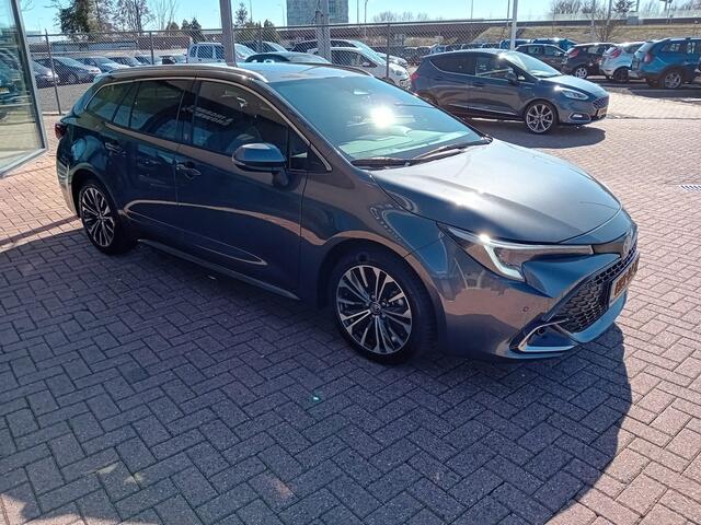 Toyota COROLLA Touring Sports 1.8 Hybrid First Edition, Airco(automatisch), Carplay, Cruise control adaptief, Dode hoek detector, Stoelverwarming, Navigatie, enz enz.... Zeer mooie auto, Zie foto's, Fabrieksgarantie, BOVAG