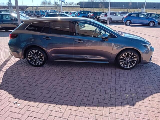 Toyota COROLLA Touring Sports 1.8 Hybrid First Edition, Airco(automatisch), Carplay, Cruise control adaptief, Dode hoek detector, Stoelverwarming, Navigatie, enz enz.... Zeer mooie auto, Zie foto's, Fabrieksgarantie, BOVAG