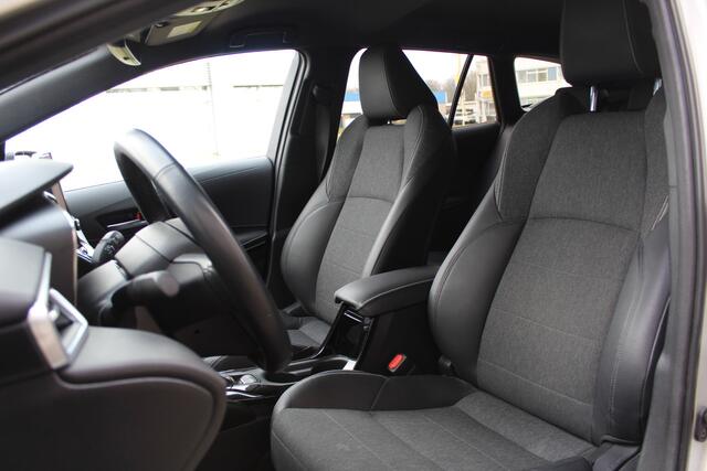 Toyota COROLLA Touring Sports 1.8 Hybrid Dynamic Bi-Tone | Rijklaar | Trekhaak | Head Up | Apple/Android | Stoel-/stuurverw. | LED | Keyless | El. achterklep | Dealer onderhouden