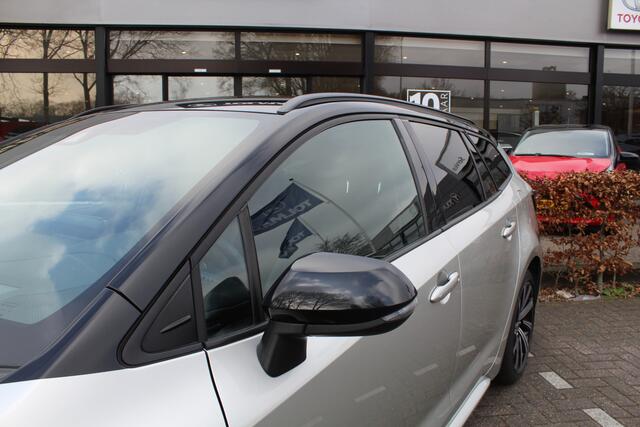 Toyota COROLLA Touring Sports 1.8 Hybrid Dynamic Bi-Tone | Rijklaar | Trekhaak | Head Up | Apple/Android | Stoel-/stuurverw. | LED | Keyless | El. achterklep | Dealer onderhouden