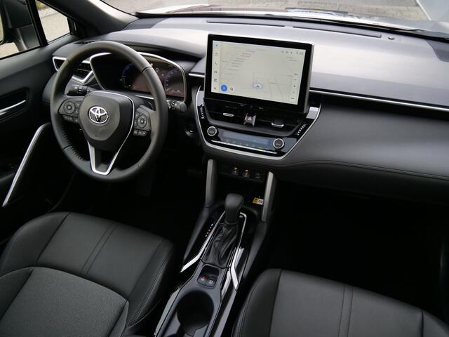 Toyota COROLLA Cross 1.8 Hybrid 140pk Style Automaat Panoramadak / Adaptive Cruise / Apple Carplay / Navigatie