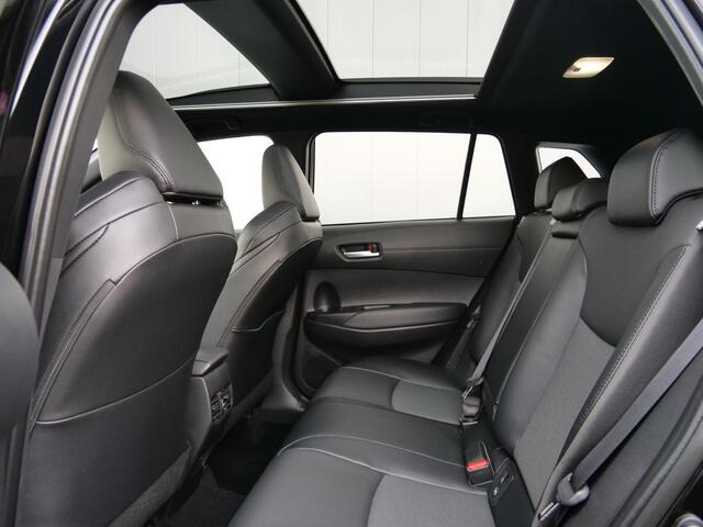 Toyota COROLLA Cross 1.8 Hybrid 140pk Style Automaat Panoramadak / Adaptive Cruise / Apple Carplay / Navigatie