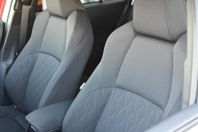 Toyota COROLLA Cross Hybrid 200 Dynamic Automaat 197pk | Trekhaak | LED koplampen | NL-auto |