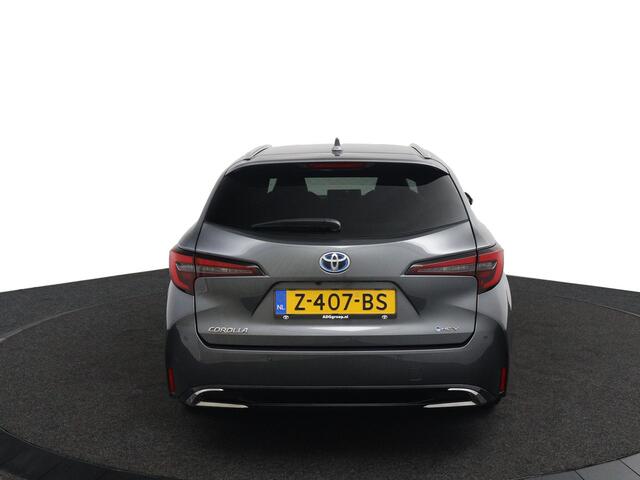 Toyota COROLLA Touring Sports Hybrid 140 Dynamic | Demo Voordeel | Zeer complete Uitvoering | Parkeersensoren Rondom | Stoelverwarming | Elektrisch bedienbare achterklep |