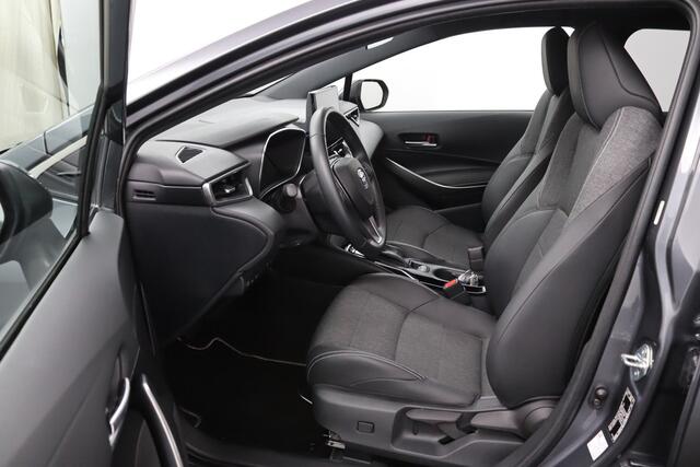 Toyota COROLLA Touring Sports Hybrid 140 Dynamic | Demo Voordeel | Zeer complete Uitvoering | Parkeersensoren Rondom | Stoelverwarming | Elektrisch bedienbare achterklep |