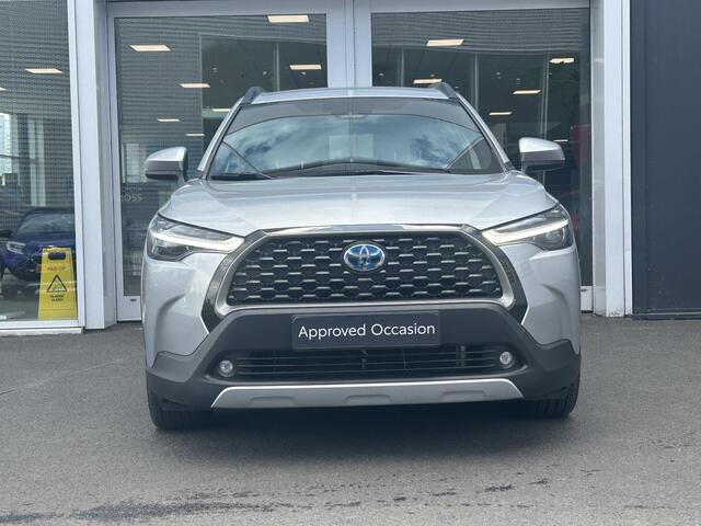 Toyota COROLLA Cross 2.0 High Power Hybrid Dynamic Navigatie, Elek. Achterklep, Smart key, Led, LMV, Privacy glass