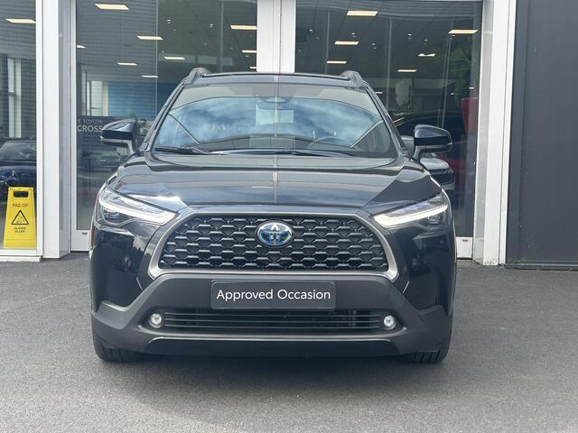 Toyota COROLLA Cross 2.0 High Power Hybrid Dynamic Navigatie, Elek. Achterklep, Smart key, Led, LMV, Privacy glass