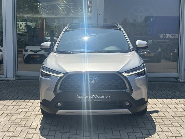 Toyota COROLLA Cross Style | All seasonbanden | Panoramadak | Half leder | Stoelverwarming | Parkeerhulp voor en achter | Toyota garantie tot 2034!