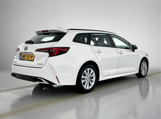 Toyota COROLLA Touring Sports Hybrid 140 Dynamic | Stoelverwarming | Navigatie | Parkeersensoren voor en achter | Facelift Model |