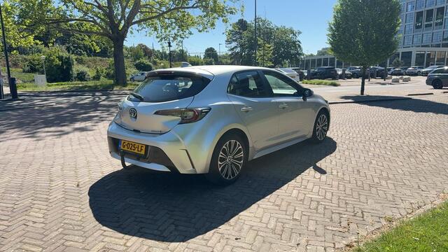 Toyota COROLLA 1.8 98pk Hybrid Dynamic / Navigatie / Stoelverwarming / Camera