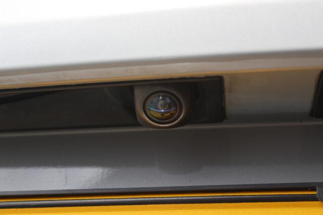 Toyota COROLLA Touring Sports 1.8 Hybrid Business | Incl. 12 maanden garantie | Dealer onderhouden | Afneembare trekhaak | Cruise control | Achteruitrijcamera | Airco | Climate control | Lichtmetalen velgen | Bluetooth