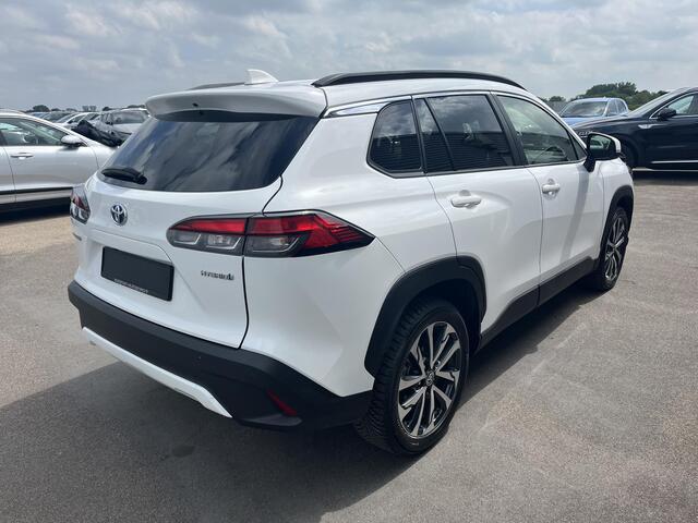Toyota COROLLA Cross Hybrid 200 Dynamic edition Automaat Navigatie, Elektrische achterklep, Achteruitrijcamera, LM velgen, Privacy glass, smart Key, All-season banden