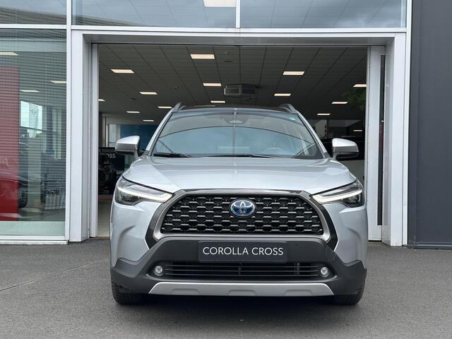 Toyota COROLLA Cross Hybrid 140 1.8 Executive edition All season banden | Panoramadak | Dodehoekdetectie | Parkeersensoren voor + achter | Elektrische achterklep | Led | Navi | Garantie t/m 2034!