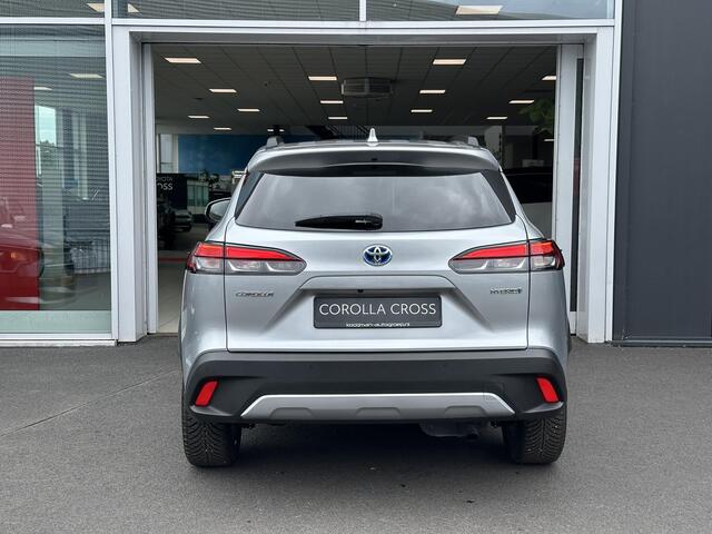 Toyota COROLLA Cross Hybrid 140 1.8 Executive edition All season banden | Panoramadak | Dodehoekdetectie | Parkeersensoren voor + achter | Elektrische achterklep | Led | Navi | Garantie t/m 2034!