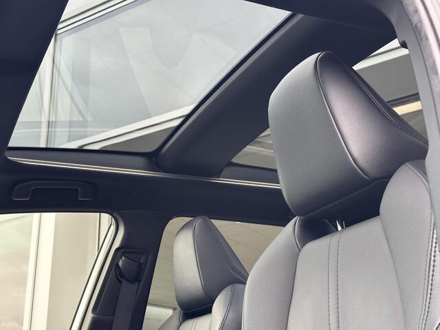 Toyota COROLLA Cross Hybrid 140 1.8 Executive edition All season banden | Panoramadak | Dodehoekdetectie | Parkeersensoren voor + achter | Elektrische achterklep | Led | Navi | Garantie t/m 2034!