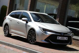 toyota-corolla-touring-sports-1.8-h