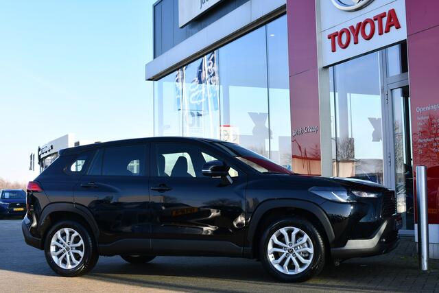 Toyota COROLLA Cross Hybrid 140 Active Plus Limited Automaat 140pk | Dodehoekdetectie | Stoelverwarming | Parkeersensoren |