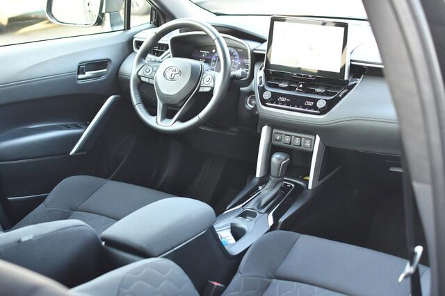 Toyota COROLLA Cross Hybrid 140 Active Plus Limited Automaat 140pk | Dodehoekdetectie | Stoelverwarming | Parkeersensoren |