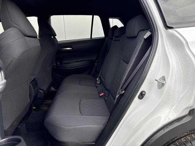 Toyota COROLLA Cross Hybrid 140 Dynamic **STOEL EN STUURWIELVERWARMING/ KEYLESS/ ADAPTIEVE CRUISE CONTROL/ 36 MAANDEN GARANTIE**