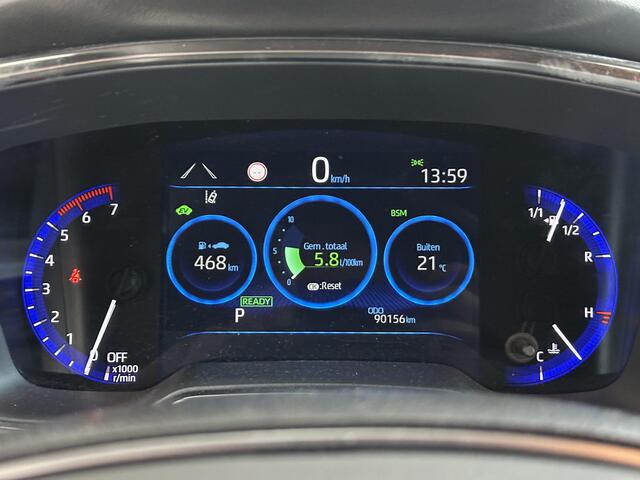 Toyota COROLLA Touring Sports 1.8 Hybrid Executive STOELVERWARMING | ACHTERUITRIJCAMERA | PARKEERSENSOREN VOOR-/ACHTER | BLIS