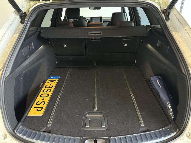 Toyota COROLLA Touring Sports 1.8 Hybrid Executive STOELVERWARMING | ACHTERUITRIJCAMERA | PARKEERSENSOREN VOOR-/ACHTER | BLIS