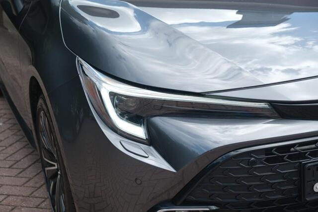 Toyota COROLLA 1.8 Hybrid 140pk CVT Touring Sport Dynamic Toyota Corolla 1.8 Hybrid 140pk CVT Touring Sports First Edition | Navi | Climate | Adaptive Cruise | Keyless | Camera | Elektrische Achterklep