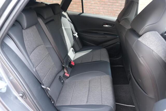 Toyota COROLLA 1.8 Hybrid 140pk CVT Touring Sport Dynamic Toyota Corolla 1.8 Hybrid 140pk CVT Touring Sports First Edition | Navi | Climate | Adaptive Cruise | Keyless | Camera | Elektrische Achterklep