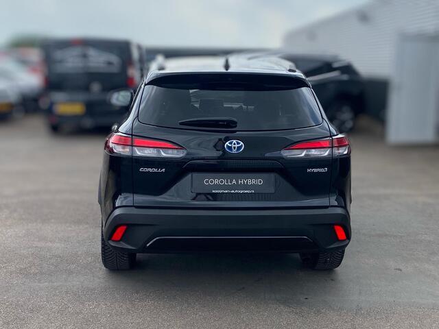 Toyota COROLLA Cross Hybrid 200 Style Panoramadak, stoelverwarming, navigatie Apple CarPlay/Android Auto, dodehoekdetectie, adaptieve cruise control,