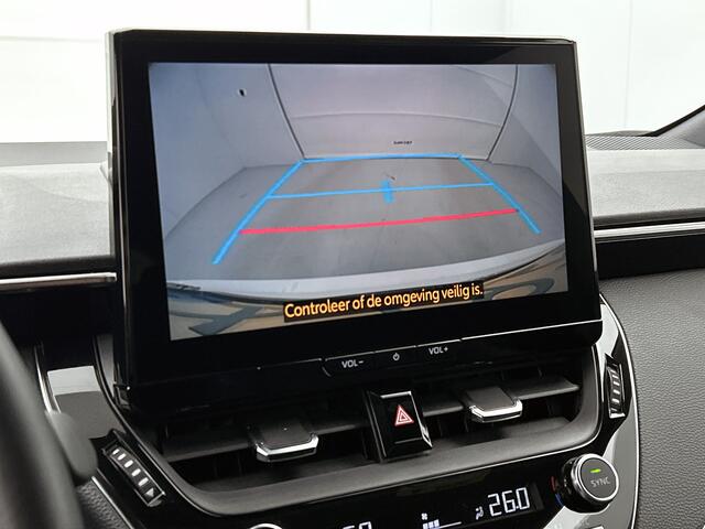 Toyota COROLLA Touring Sports 1.8 Hybrid First Edition | NL-Auto | Lichtmetalen Velgen | Stoelverwarming | Navigatie | Apple Carplay/ Android Auto |