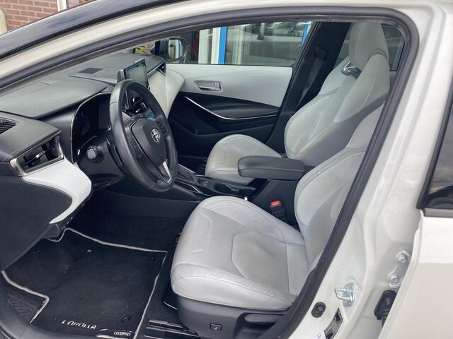 Toyota COROLLA 2.0 Hybrid Executive JBL Panoramadak Leer