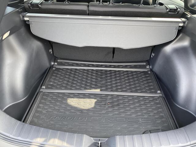 Toyota COROLLA Cross Hybrid 140 Style Dodehoekdetectie, Parkeersensoren voor + achter, Navigatie, Smart Key, Privacy glass, LMV, LED, Adaptieve cruise control, Achteruitrijcamera