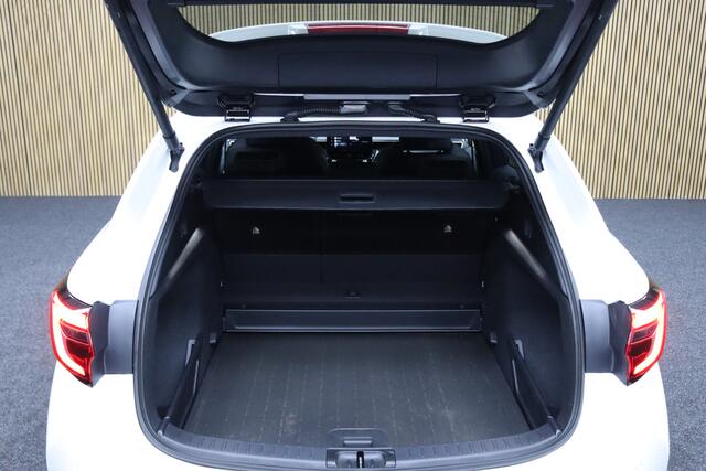 Toyota COROLLA Touring Sports Hybrid 140 Dynamic | Elek. Achterklep | Parkeerhulp | Adaptive-cruise | Camera | Apple Carplay & Android Auto | Navigatie | Clima | Keyless | Stoelverwarming