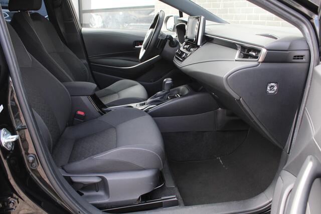 Toyota COROLLA Touring Sports 2.0 Hybrid First Edition / Carplay / Navigatie / N.A.P.