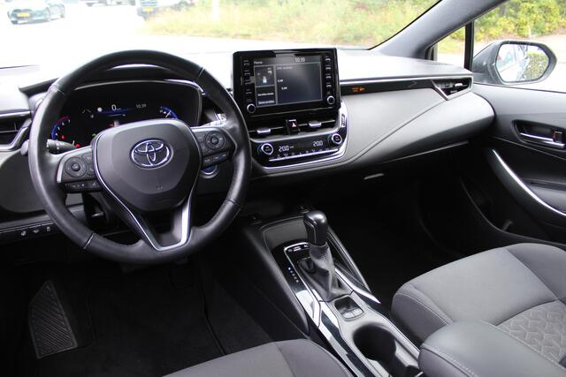 Toyota COROLLA Touring Sports 1.8 Hybrid Active Plus | Rijklaar | Camera | Stoel-/Stuurverw. | Adaptive cruise | Apple/Android | Clima | LED | Dealer onderhouden