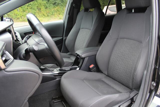 Toyota COROLLA Touring Sports 1.8 Hybrid Active Plus | Rijklaar | Camera | Stoel-/Stuurverw. | Adaptive cruise | Apple/Android | Clima | LED | Dealer onderhouden