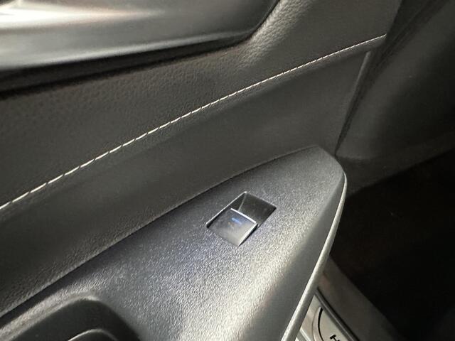 Toyota COROLLA Touring Sports 1.8 Hybrid Business Plus NL Auto, slechts 31000km, 1e eigenaar en BTW auto